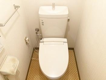 トイレはリクシルのアメージュZに交換しました。アクアセラミックを採用したトイレなので、汚れが付きにくく、お掃除がラクです。