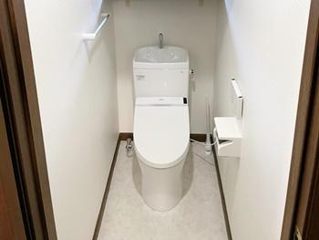 トイレをTOTOのピュアレストQRに交換しました。セフィオンテクトを採用したトイレなので、汚れが付きにくく、お手入れが簡単です。