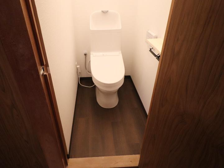 新しく交換したトイレは、TOTOのZJ1です。