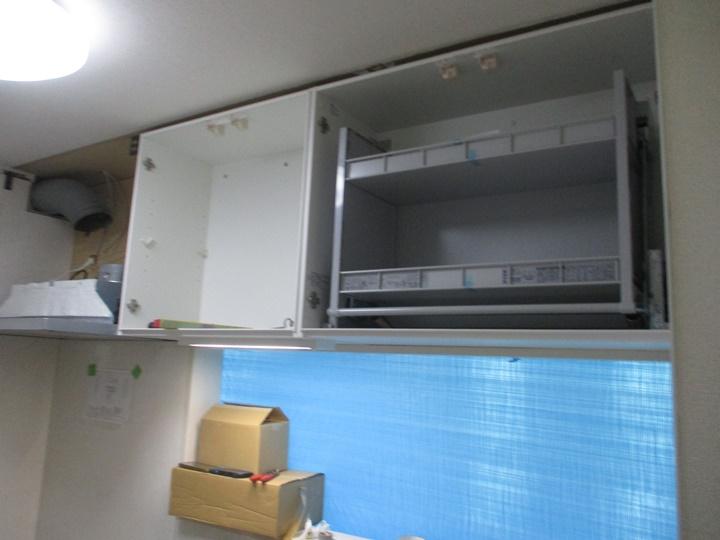 【キッチン】施工中　吊戸棚①.JPG
