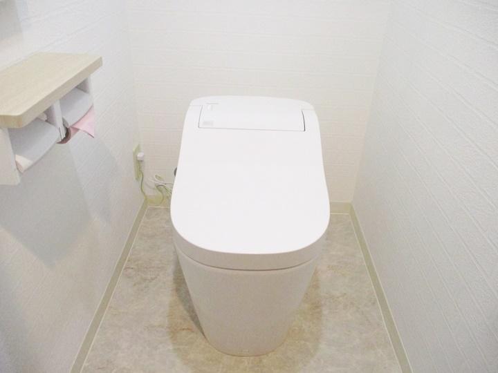 新しく交換したトイレは、パナソニックのアラウーノS160です。