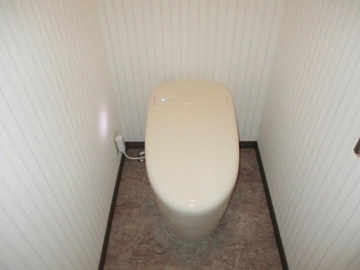 新しく交換したトイレは、TOTOのネオレストRH1です。