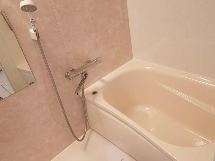 新しく交換した浴室は、TOTOのマンションリモデルバスルームです。