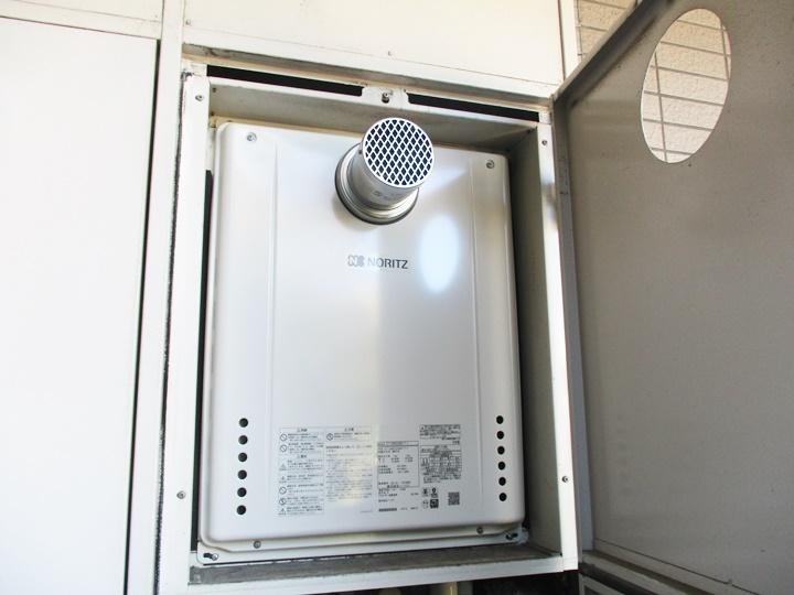新しく交換した給湯器は、ノーリツのGT-2460SAWX-T-1BLです。