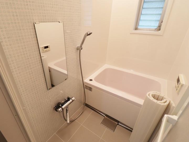 新しく交換した浴室は、タカラスタンダードの伸びの美浴室です。