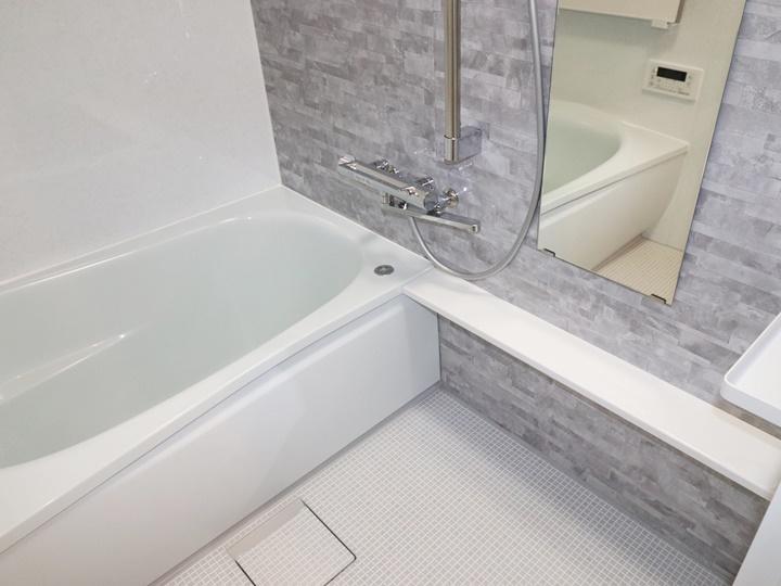 新しく交換した浴室はTOTOのマンションリモデルバスルームです。