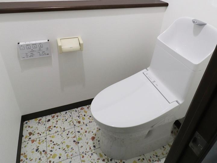 新しく交換したトイレはTOTOのHVです