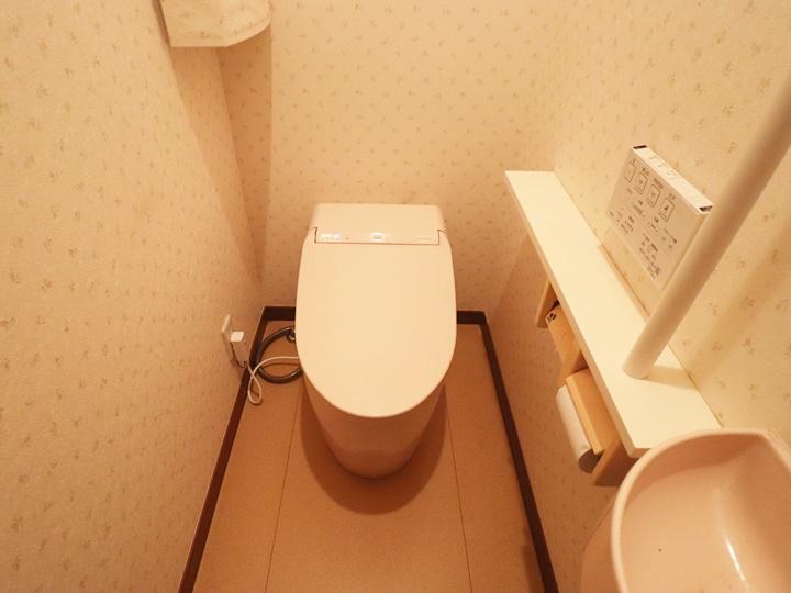 新しく交換したトイレは、TOTOのネオレストDH1です。