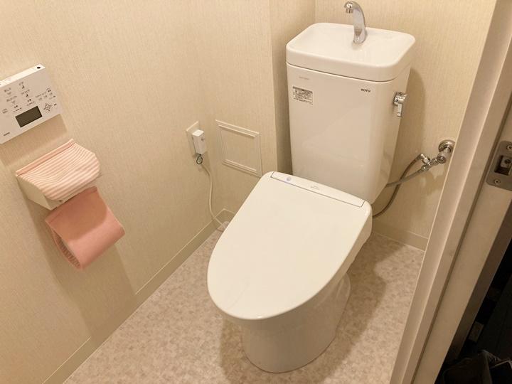 新しく交換したトイレは、TOTOのピュアレストMRです。