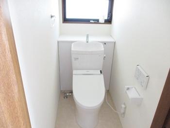 1階と2階のトイレをTOTOのピュアレストQRに交換しました。セフィオンテクトを採用したトイレなので、汚れが付きにくく、お手入れが簡単です。