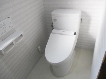 TOTOさんのピュアレストQRに交換しました。セフィオンテクトを採用したトイレなので、汚れが付きにくく、お手入れが簡単です。