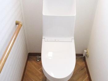 TOTOのHVは、汚れがたまるフチ裏をなくしたお掃除のしやすい形状のトイレです