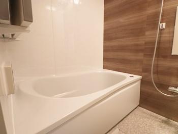 浴槽は断熱材で包み込んだ魔法びんのような構造なので、保温効果が高く長時間の入浴も快適に過ごせます。