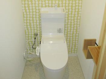 パナソニックのNEWアラウーノVは、少ない水でズバッと流すターントラップ方式を採用したトイレなので、清掃性・節水性が高いです。