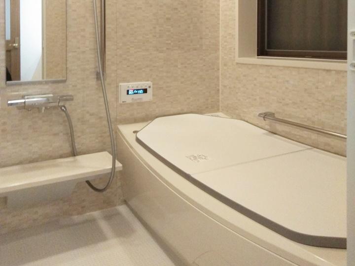 横須賀市にて浴室リフォームと洗面脱衣所リフォームを行いました　浴室はTOTOさんのサザナ　フォルムが美しいクレイドル浴槽と四面同色のブリックナチュラルが高級感のある浴室を演出します