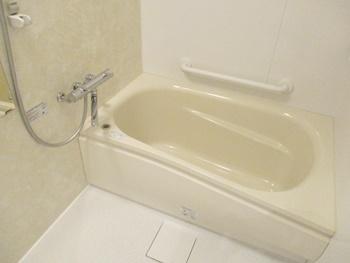 TOTOのマンションリモデルバスルームは、保温効果が高くお湯が冷めにくいので、長時間の入浴も快適です