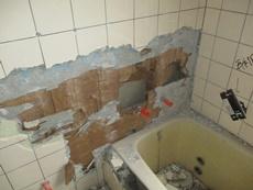 在来工法浴室の解体工事