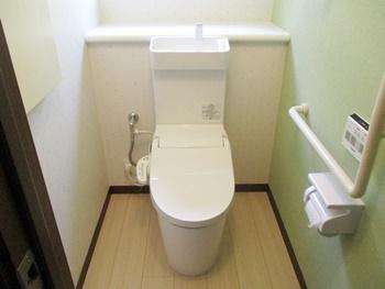 パナソニックのNEWアラウーノVは、3Ｄツイスター水流で便器内をまんべんなく洗い一気に排水します。清掃性と節水性の高いトイレです。