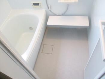TOTOのサザナは、保温効果の高い浴槽なので、湯温の低下を防ぎ長時間の入浴も快適に過ごせます。
