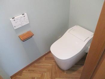 パナソニックのアラウーノS141は、スゴピカ素材を採用したトイレなので、汚れが付きにくくお掃除がラクラクです。