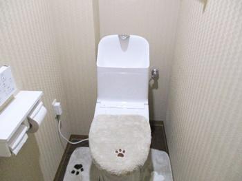 TOTOのZR1は、セフィオンテクトを採用したトイレなので、汚れが付きにくくお掃除がラクラクです。節水性も高いトイレです。
