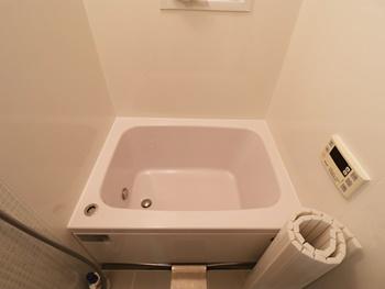 タカラスタンダードのステンレス浴槽は、ステンレスなのにカラーが選べる今までにない浴槽です。