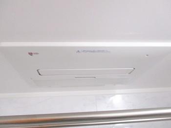 換気乾燥暖房機を取り付けました。冬場はボタンひとつで浴室の寒さを緩和します。