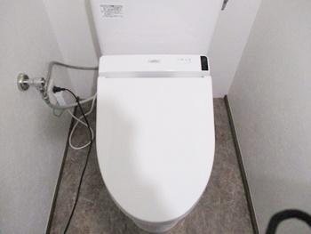 TOTOさんのピュアレストQRは、セフィオンテクトを採用したトイレなので、汚れが付きにくくお手入れがラクラクです。