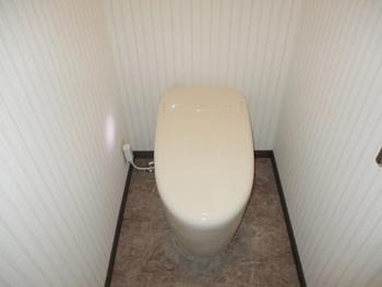 新しく交換したトイレは、TOTOのネオレストRH1です。セフィオンテクトを採用したトイレなので、汚れが付きにくく、お手入れが簡単です。