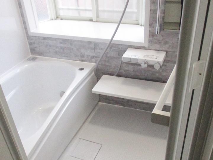 新しく交換した浴室はTOTOのサザナです