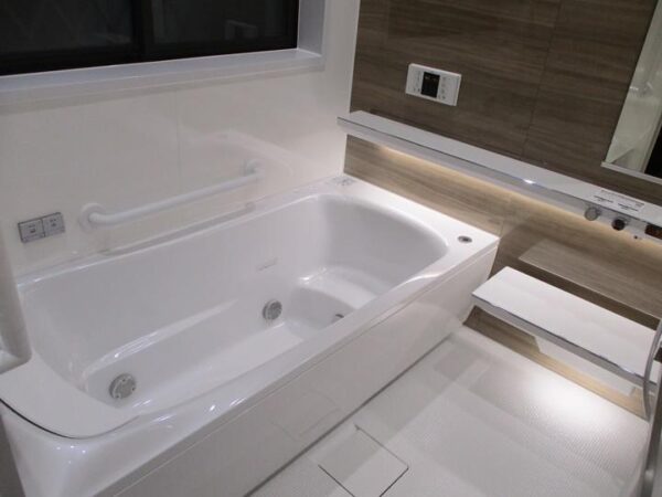 水まわり4点パック・給湯器交換・内装リフォーム工事事例